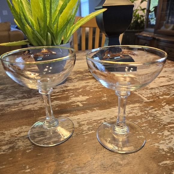 2 Gold Leaf Stemware - Picture 6 of 15